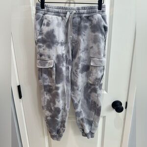 H&M Big Kid Gray Tie-Dye Jogger Pants. Size XL/16